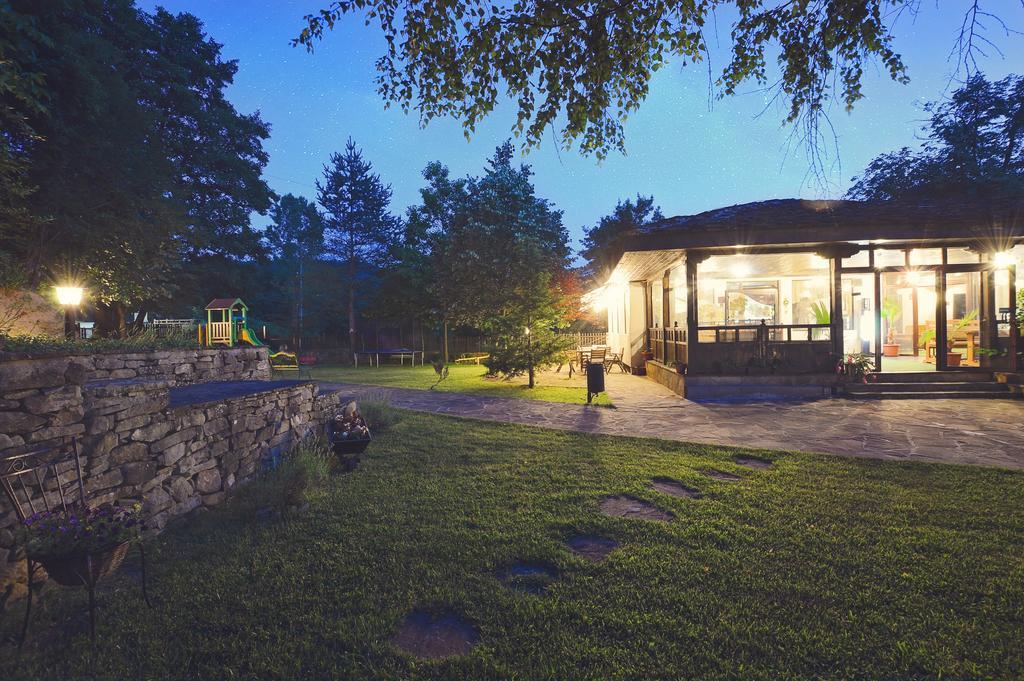 Family Hotel Fenerite Gabrovo Ngoại thất bức ảnh