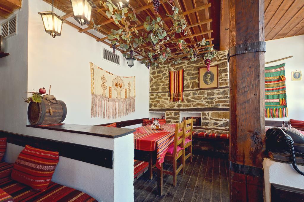 Family Hotel Fenerite Gabrovo Ngoại thất bức ảnh