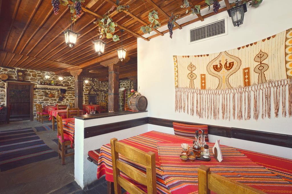 Family Hotel Fenerite Gabrovo Ngoại thất bức ảnh
