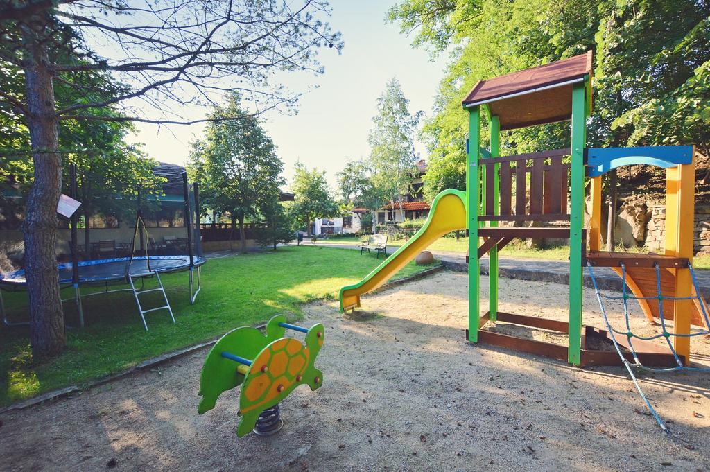 Family Hotel Fenerite Gabrovo Ngoại thất bức ảnh