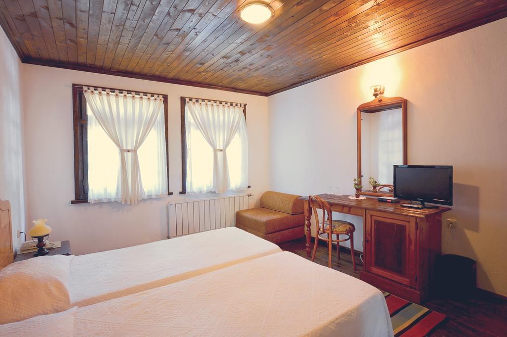Family Hotel Fenerite Gabrovo Ngoại thất bức ảnh