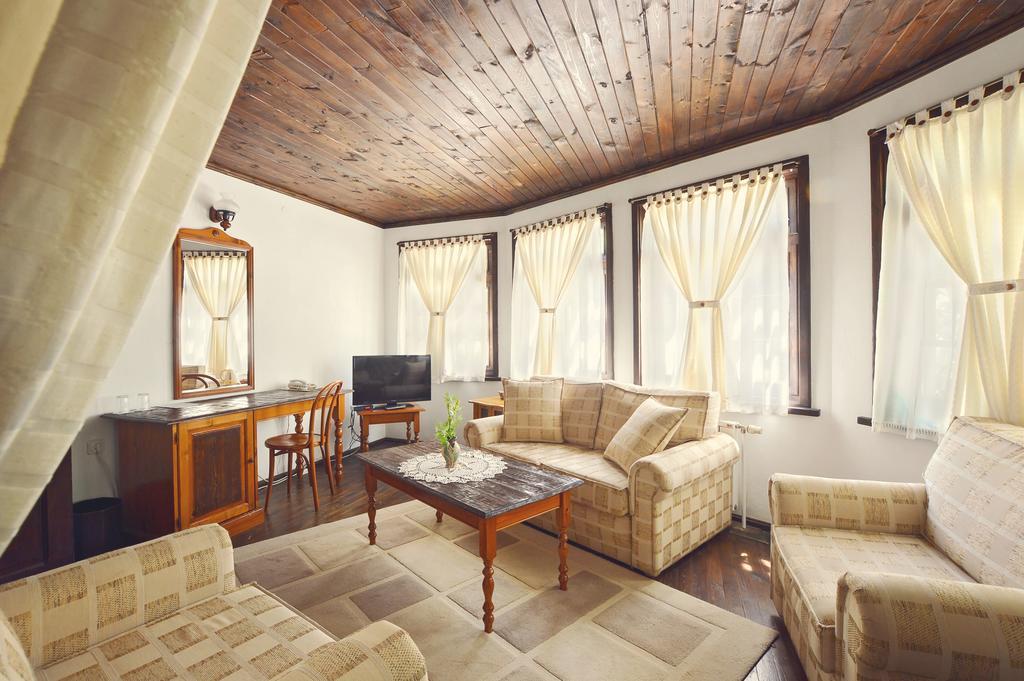 Family Hotel Fenerite Gabrovo Ngoại thất bức ảnh