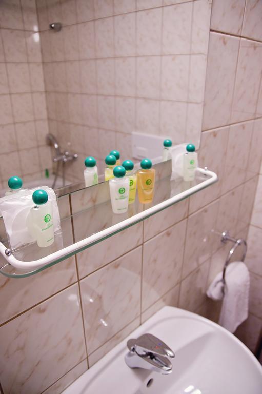 Family Hotel Fenerite Gabrovo Ngoại thất bức ảnh