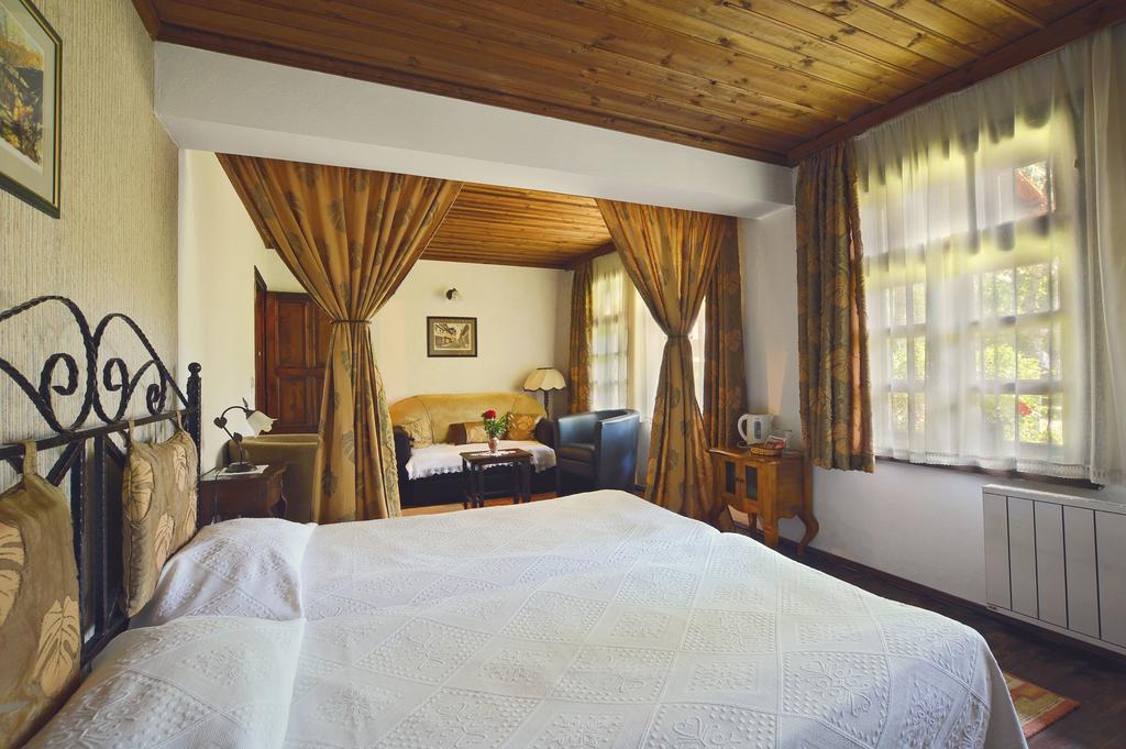 Family Hotel Fenerite Gabrovo Ngoại thất bức ảnh