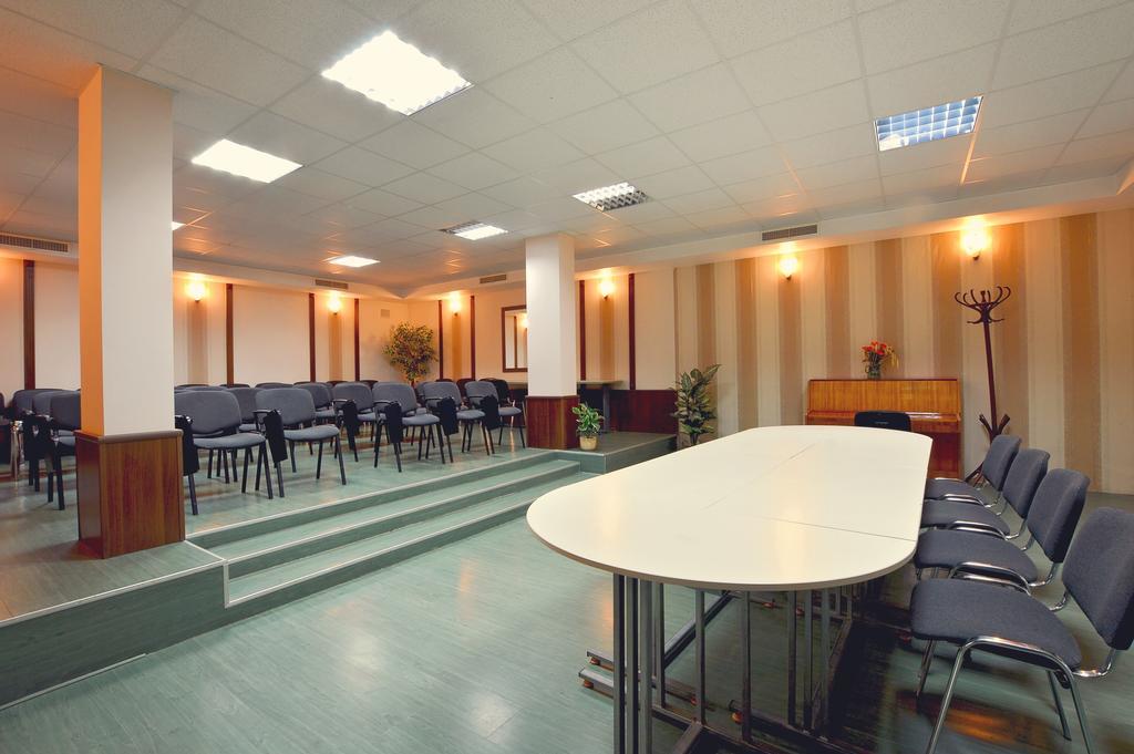 Family Hotel Fenerite Gabrovo Ngoại thất bức ảnh