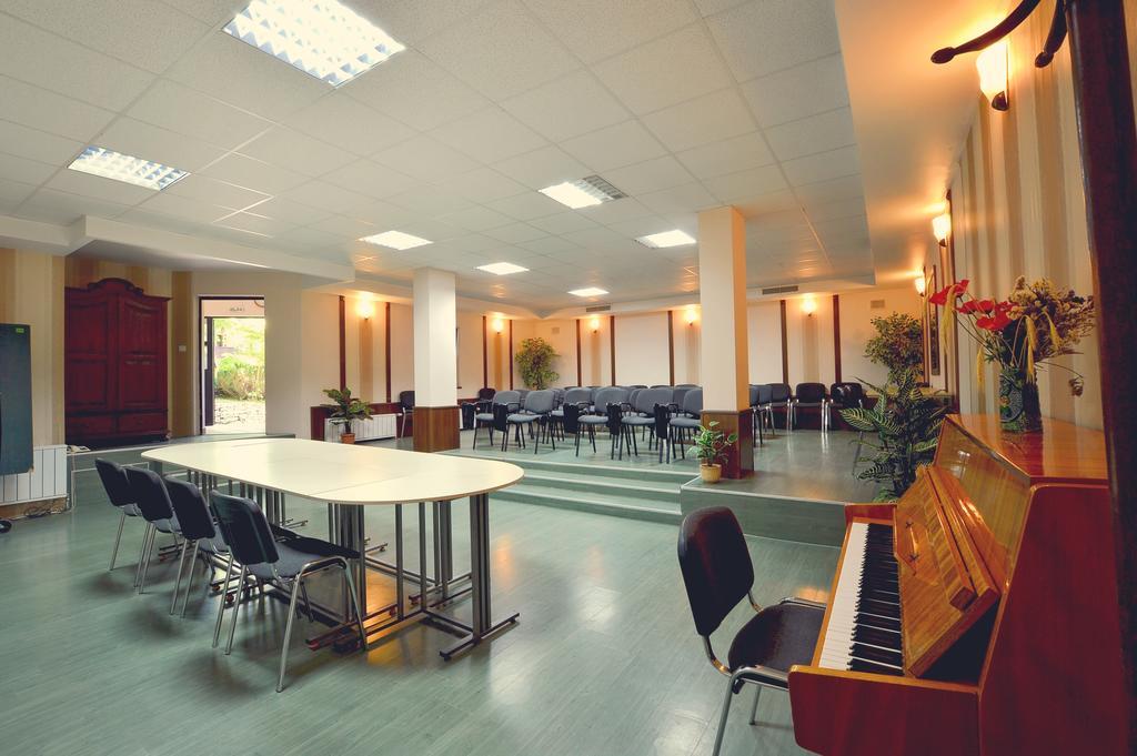 Family Hotel Fenerite Gabrovo Ngoại thất bức ảnh