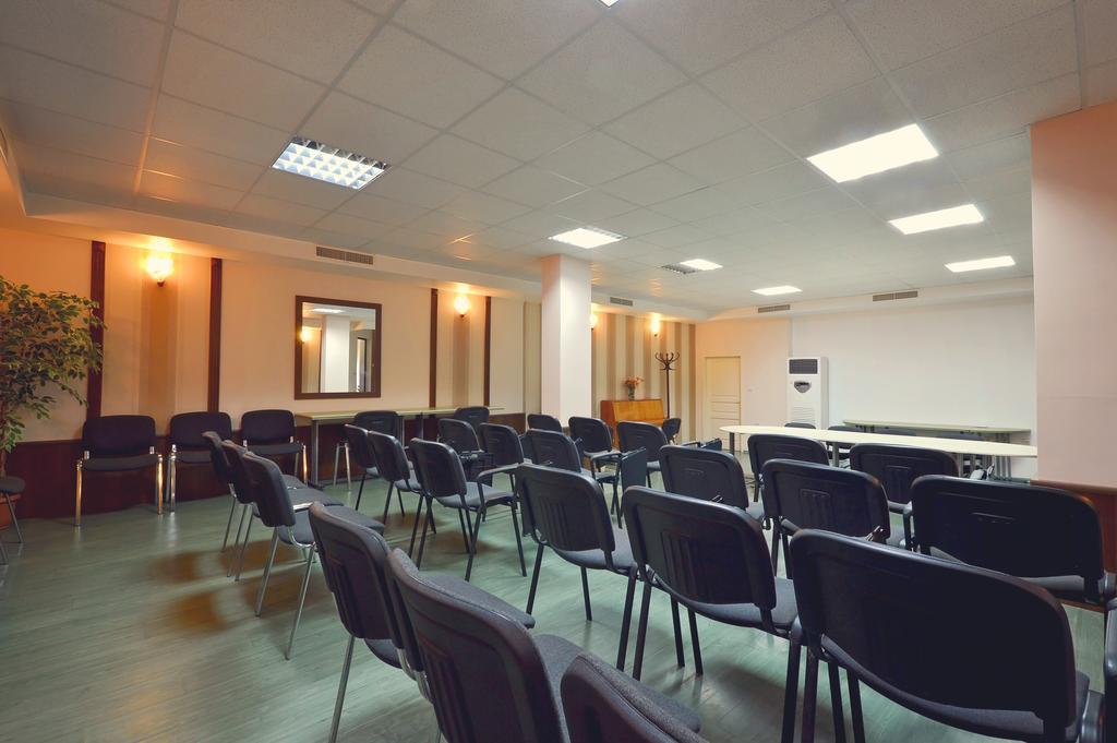 Family Hotel Fenerite Gabrovo Ngoại thất bức ảnh