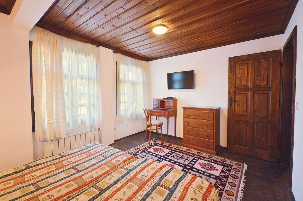 Family Hotel Fenerite Gabrovo Ngoại thất bức ảnh