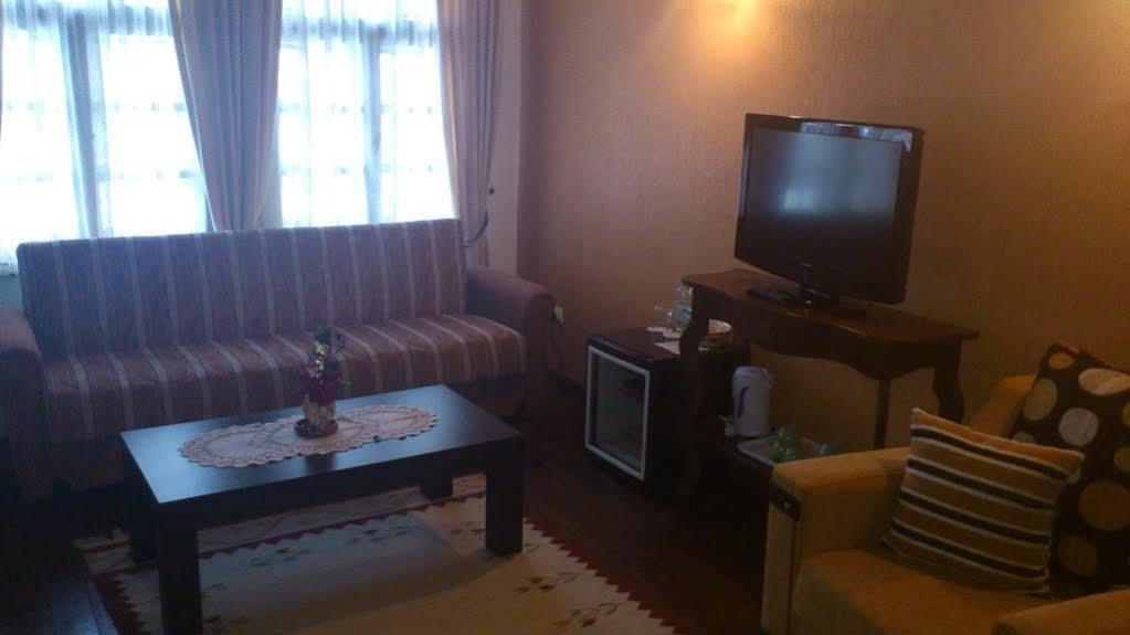 Family Hotel Fenerite Gabrovo Ngoại thất bức ảnh