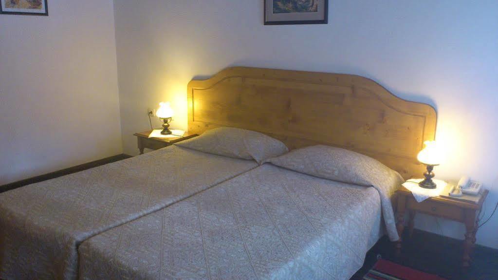 Family Hotel Fenerite Gabrovo Ngoại thất bức ảnh