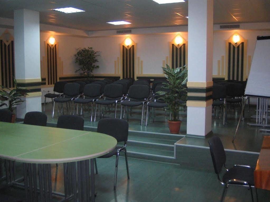 Family Hotel Fenerite Gabrovo Ngoại thất bức ảnh
