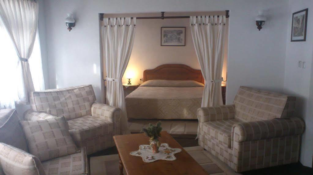 Family Hotel Fenerite Gabrovo Ngoại thất bức ảnh