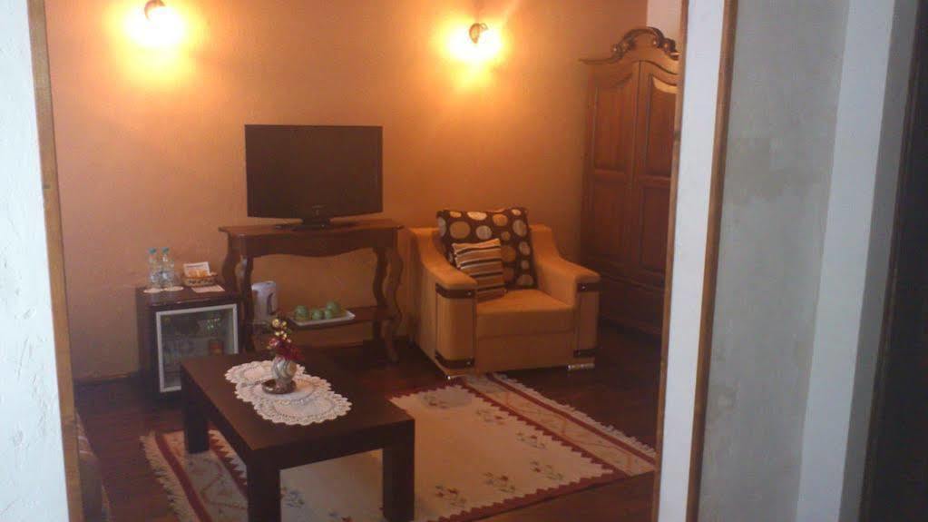 Family Hotel Fenerite Gabrovo Ngoại thất bức ảnh
